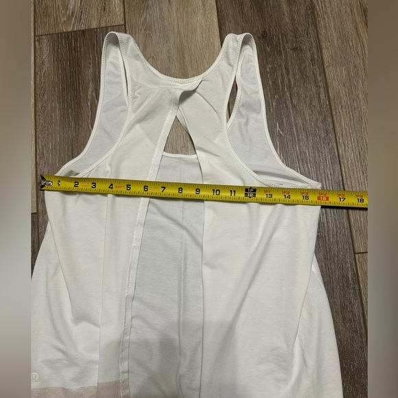 🛍️Lululemon Tie back open tank top size S off white and pink excellent - Picture 5 of 7